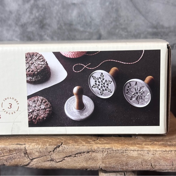 Hand with Magnolia 3pc Metal & Wood Snowflake Cookie Press Set - Picture 6 of 8